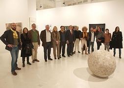 Foto de familia de la inauguración de la muestra.:: Salvador Salas/