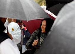 Jornada de paraguas en la capital, donde las precipitaciones superaron los 10 litros. / Antonio Salas/