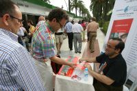 Firma de ejemplares del Premio SUR/