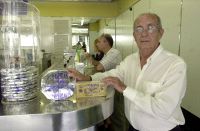 Prudencio Mira, propietario de la empresa. / SUR/