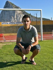 VISITA. Miguélez estuvo el miércoles en el Municipal saludando a los miembros del club. / JUAN SIERRA/