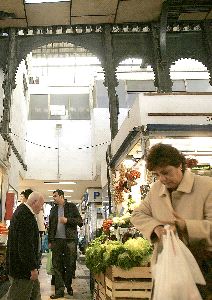 CENTRO HISTÓRICO. Los compradores tendrán que habituarse al nuevo emplazamiento./