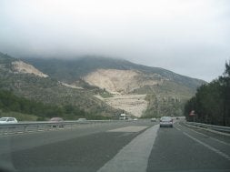 El impacto en la sierra de la antigua cantera es más que evidente. / F.J./