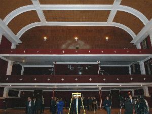 ACTUACIÓN. Estado en el que se encontraba el antiguo cine Nacional cuando se colocó la primera piedra para su remodelación. / SUR/