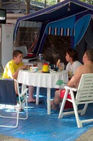 Los camping viven una campaña floja. / SUR/