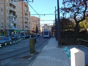 El tranvía de Vélez no consigue recuperar pasajeros. :: A. P./