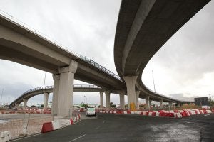 Las obras del acceso sur al aeropuerto están prácticamente finalizadas. :: ANTONIO SALAS/