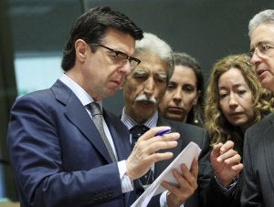 José Manuel Soria, ayer en Bruselas donde participó en un Consejo de Ministros de Competitividad. ::
EFE/