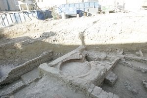 La estructura circular excavada podría corresponder a un horno de pan de la época Almohade. :: Patricia Merchán/