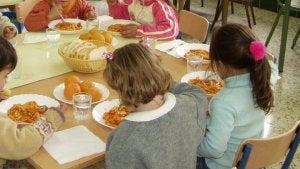 Más de 50.000 alumnos utilizan el servicio de comedor en la provincia de Málaga este curso. :: SUR/