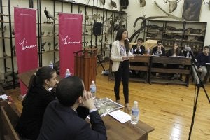 Grupos de debate en la final del torneo. ::
ÁLVARO CABRERA/