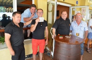 F. Arcas, con el cupón. :: E. C./
