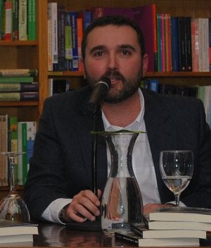 Ruiz, durante la presentación en la librería Luces. ::
SUR/