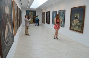 La exposición antológica sobre Francisco Hernández ocupa las siete salas del nuevo espacio cultural situado en pleno casco histórico. ::
E. C./