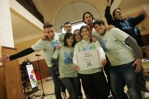 El equipo ganador posa al finalizar el primer Startup Weekend.:: Yhasmina García/