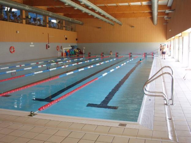 Piscina cubierta del centro deportivo José Ramón de la Morena. /Ch. Márquez