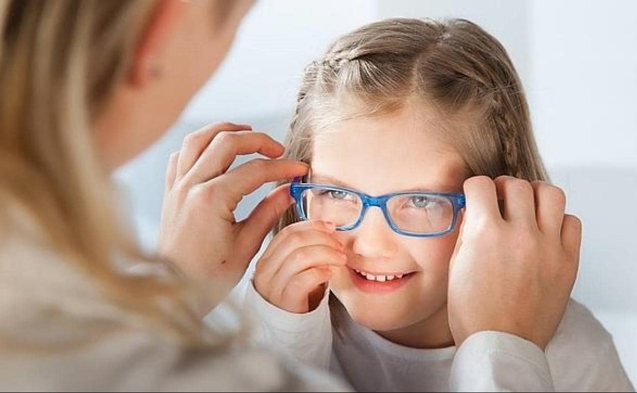 Soplar Incorporar Atlas La Fundación Afflelou regala gafas a los niños de entre 5 y 7 años que las  necesiten | Diario Sur