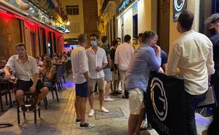 Detenida una joven por vender globos con gas de la risa en bares de copas de  Fuengirola - La Opinión de Málaga