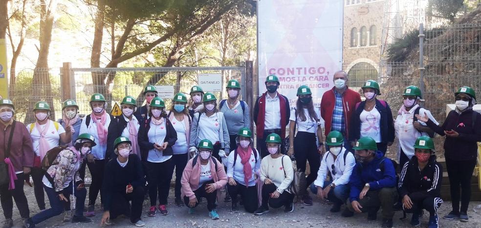 30 mujeres de AECC Málaga recorren el Caminito del Rey con motivo del Día Mundial contra el Cáncer de Mama 2 30 mujeres de AECC Málaga recorren el Caminito del Rey con motivo del Día Mundial contra el Cáncer de Mama 2