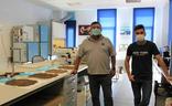 José Damián Ruiz Sinoga y José Antonio Sillero Medina, en uno de los laboratorios del Ada Byron/C. Aranda
