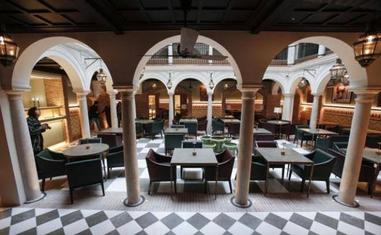 Vista del patio central del hotel Palacio de Solecio, de ASG Iberia./ñito salas