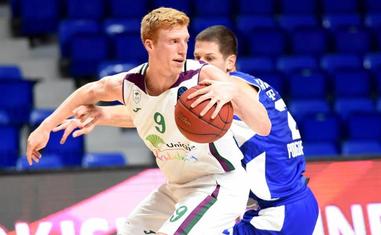 Díaz, en una jugada del partido de este miércoles/Buducnost