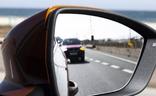 Así debes ajustar los espejos retrovisores del coche para evitar ángulos muertos