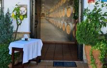 Asador Puerta de Málaga: Dos décadas de cocina tradicional y arte del asado en horno de leña