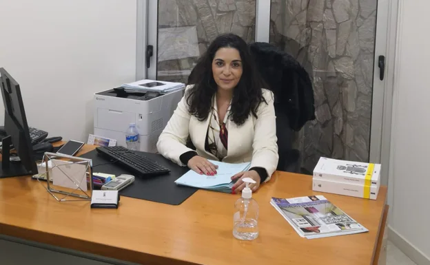 Gracia Criado, la primera mujer alhaurina en conseguir una plaza de notario | Sur