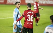 Chavarría, junto a Pablo Martínez, durante el partido del lunes en Miranda de Ebro./AGENCIA LOF