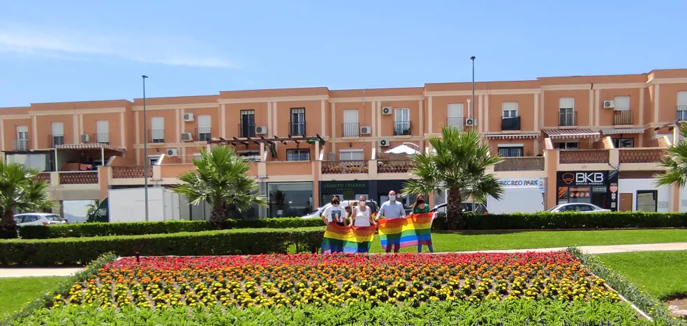 Alhaurín de la Torre estrena bandera LGTBI elaborada con ...