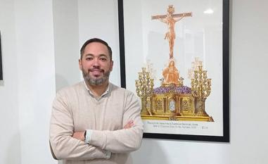 Álvaro Guardiola, en la casa hermandad de la Cofradía del Amor./SUR