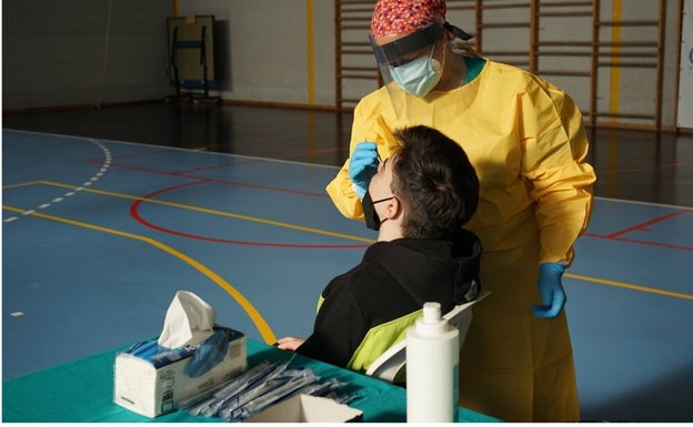 Curados cuatro veces más que contagiados de Covid en Málaga el fin de semana