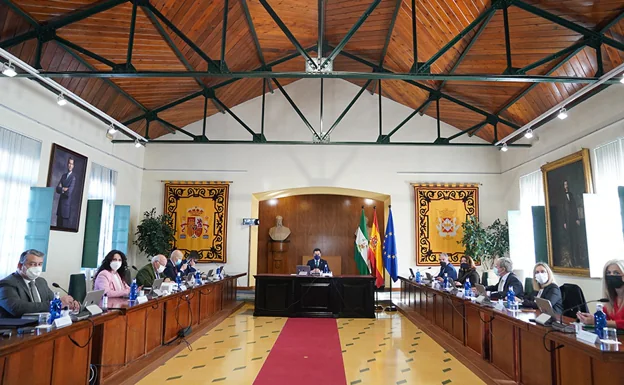 La Junta de Andalucía en su reunión de Linares.