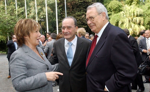 La Medalla Ciudad para Celia Villalobos, primer acto de Juanma Moreno en Málaga tras su reelección como consejera delegada