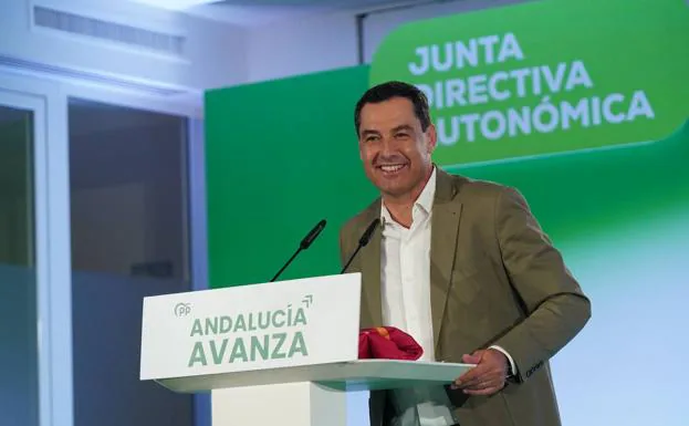 El presidente del Comité Ejecutivo Andaluz y del PP, Juanma Moreno, ayer en Sevilla en el comité ejecutivo regional de su partido.  SUR 