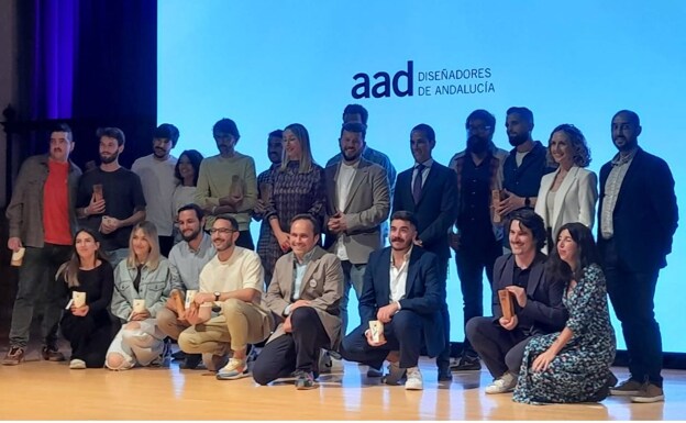 Parte de los ganadores, en la foto de familia de los Premios Andaluces de Diseño, celebrados en Úbeda. 