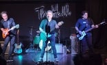 El grupo malagueño Feo, durante su concierto en The Hall./JORGE PUEBLAS