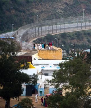 Las fuerzas marroquíes impiden un nuevo salto a la valla ...