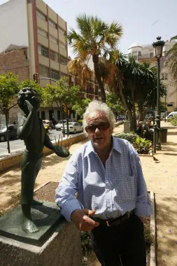 El de los Monos de Málaga recupera sus esculturas | Diario Sur