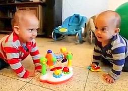 Hipnótico Baile MellizosDiario El Bebés Sur Los De RL3A45j
