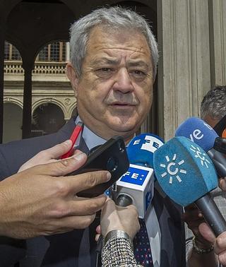 Francisco Vallejo dice que él solo materializaba pagos de las ayudas de